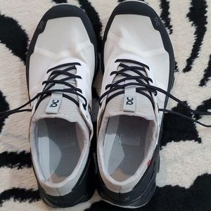 On Cloud Cloudventure Peak Trail Runnimg Shoes